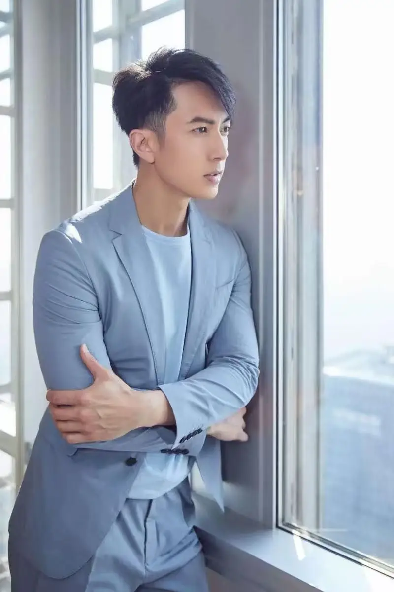 陈楚河家庭背景_吴尊退出娱乐圈了吗_吴尊文莱富豪家族