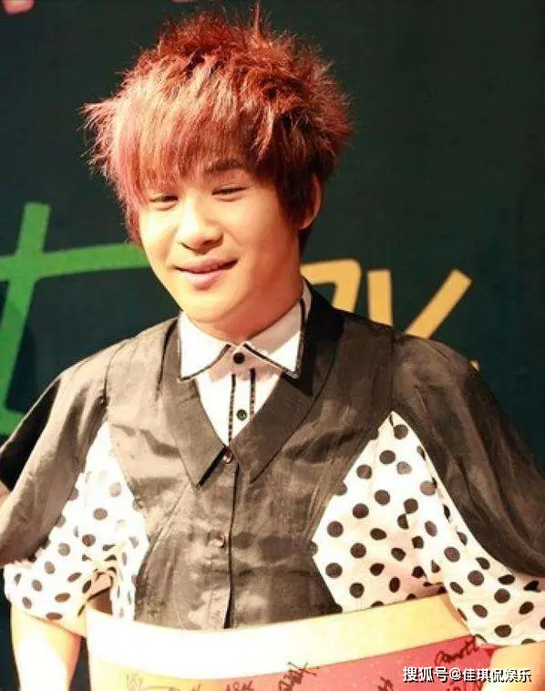 大张伟音乐之路发展历程_大张伟童年经历_大张伟看娱乐圈