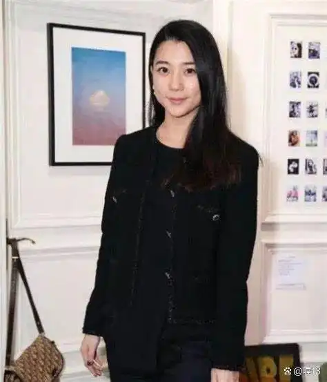 陈冠希艳照门事件_娱乐圈艳照门_陈冠希潮牌店宣传